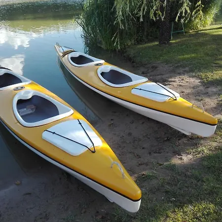 Agro-tur W Szuwarach 民宿 Kuty